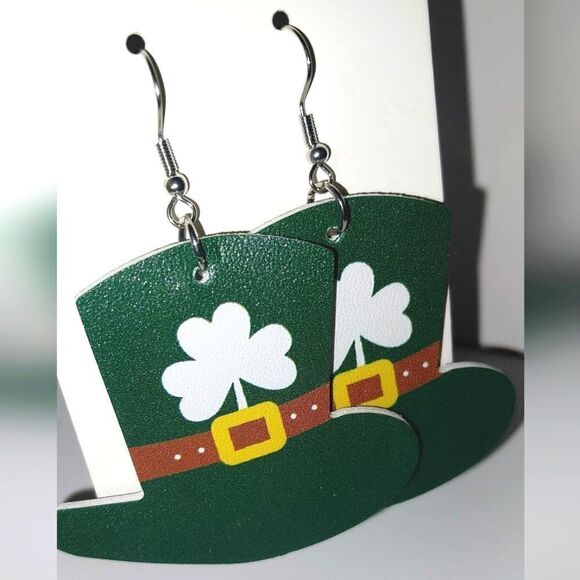 Super cute St Patrick's lucky green earrings - Picture 1 of 4
